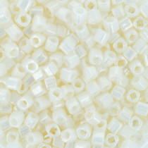 Бисер Япония "TOHO" CUBE 1.5 мм 5 г №0122 молочный/перламутр